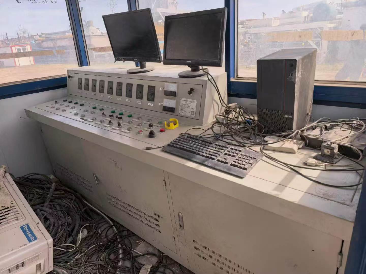 Actual control room of used Beifang Lutong 800 stabilized soil mixing plant