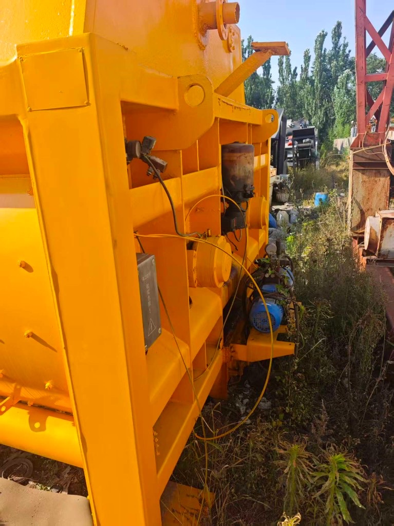 Actual side structure and lubrication system of SICOMA MAO 4500/3000 mixer 190107230 MYCR